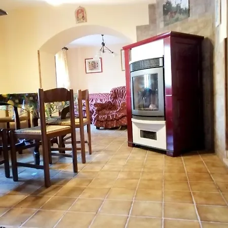 Hébergement de vacances House With 3 Bedrooms In Arta Terme With Wonderful Mountain View Balcony And Wifi Arta Terme
