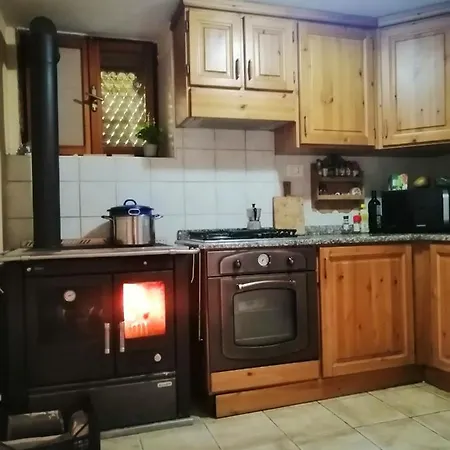 House With 3 Bedrooms In Arta Terme With Wonderful Mountain View Balcony And Wifi Hébergement de vacances Arta Terme